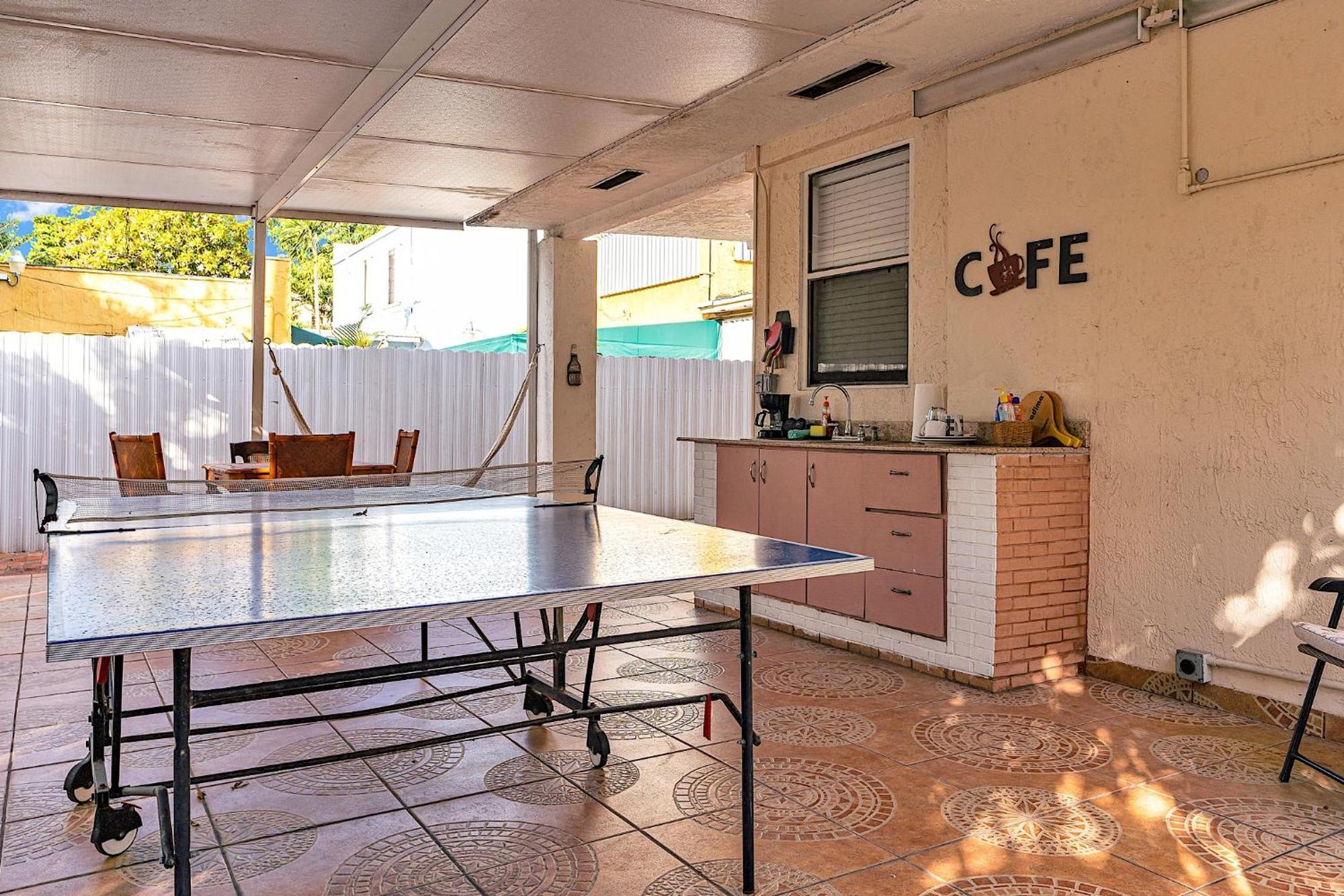 Private Room In Little Havana マイアミ エクステリア 写真